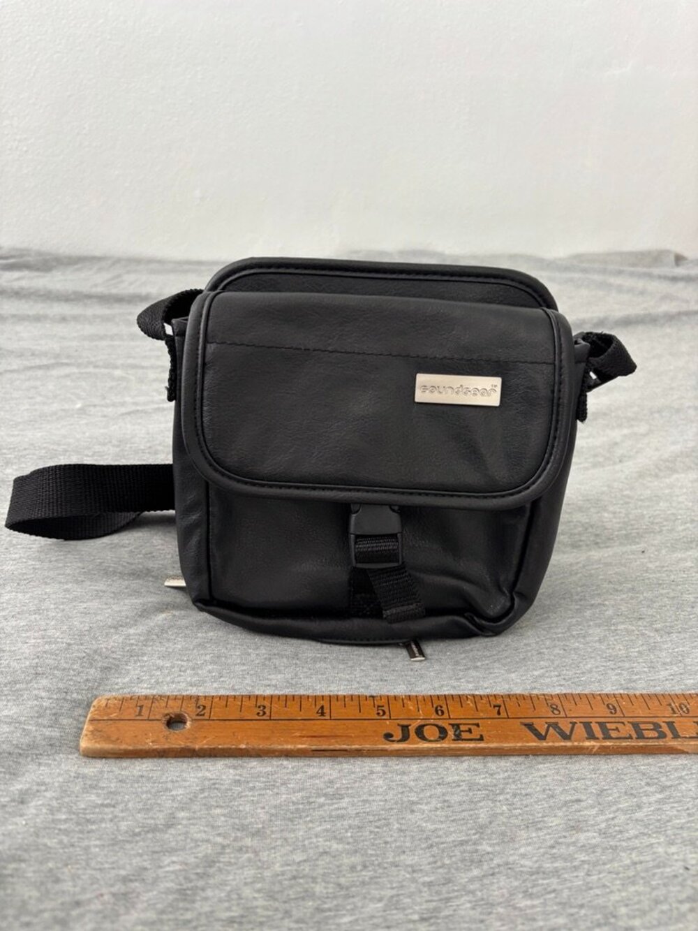 Soundgear Leather Music CD Player Travel Carrying Case and CDs Case Strap